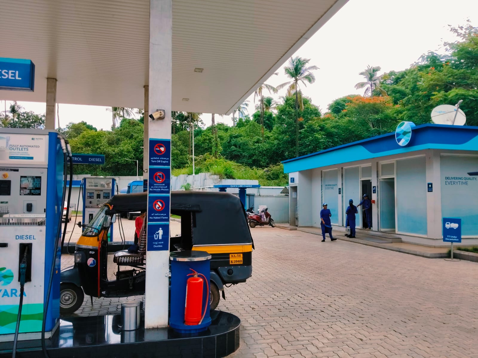 Y Line Fuels Forecourt